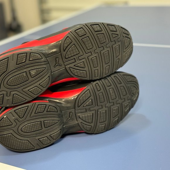 Puma Men's Size 9 Black and Red Training Sneakers- Used - Picture 8 of 10